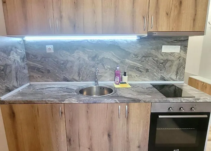 アパート Rooms *